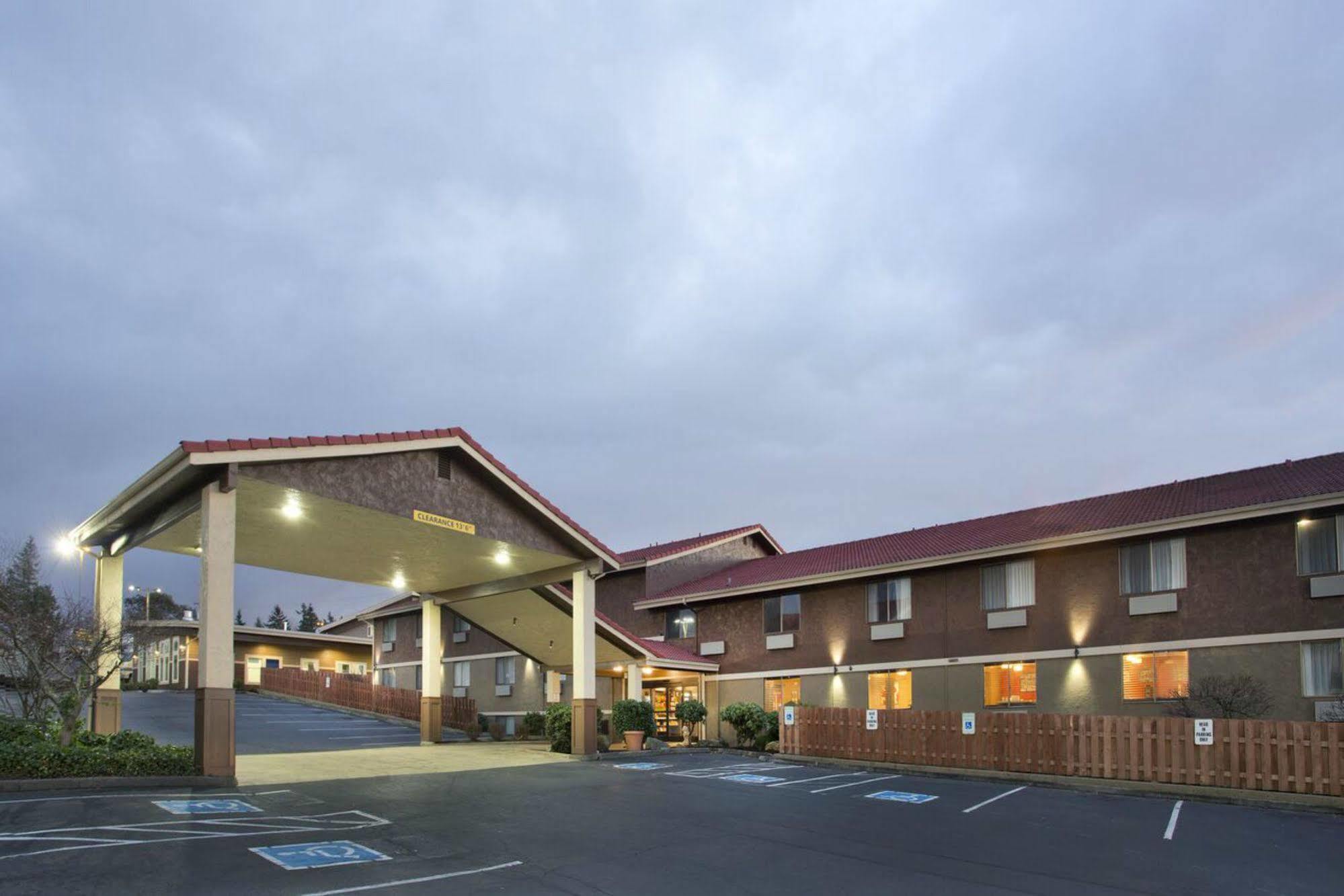 Red Lion Inn And Suites フェデラルウェイ エクステリア 写真